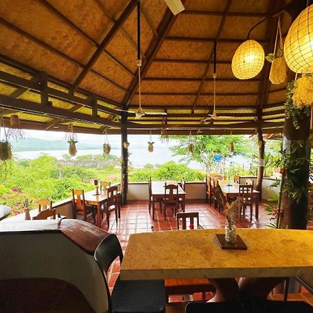 Casa Rosa Inn And Restaurant タイタイ エクステリア 写真