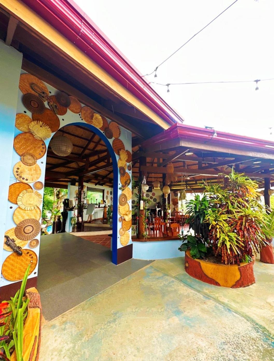Casa Rosa Inn And Restaurant タイタイ エクステリア 写真
