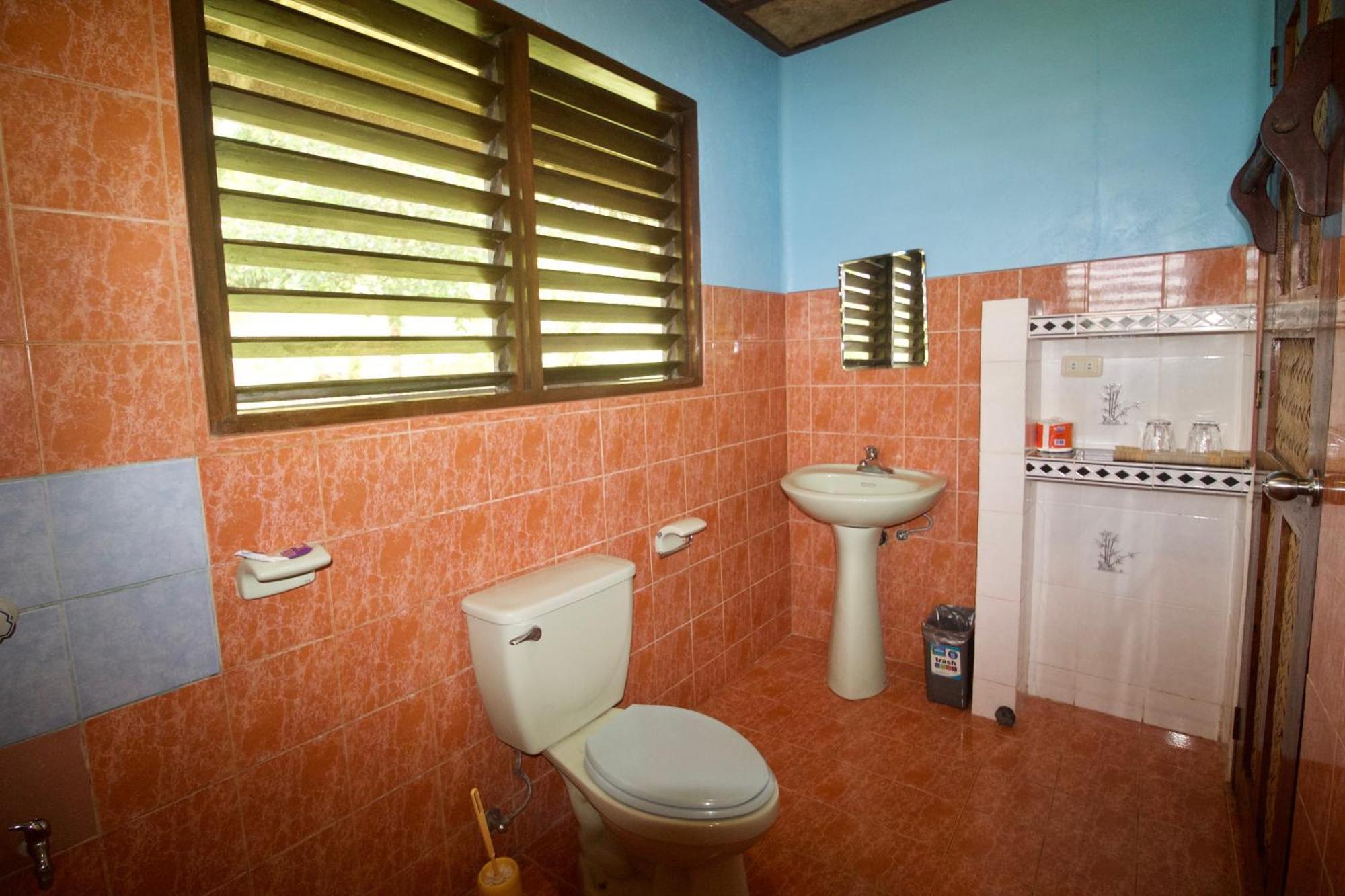 Casa Rosa Inn And Restaurant タイタイ エクステリア 写真